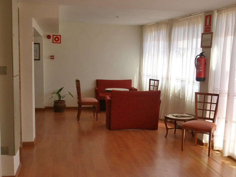 Hotel Mayna Бенидорм Екстериор снимка