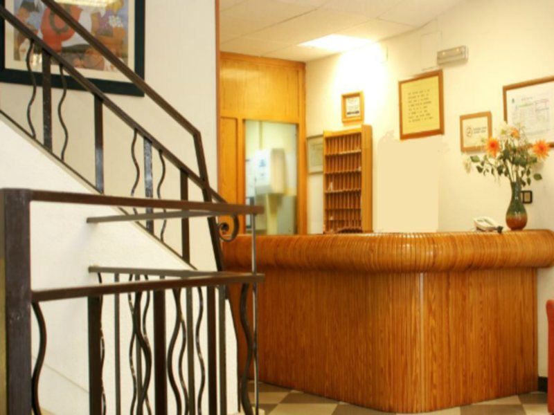 Hotel Mayna Бенидорм Екстериор снимка